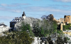 Schnee Mitte und Ende April 2023